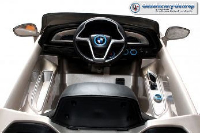 Lizenzierter BMW I8 mit 2 x 45 Watt Motor Lizenzierter BMW I8 mit 2 x 45 Watt Motor