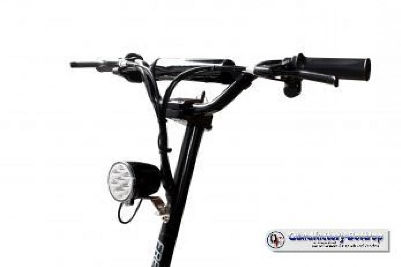 E-Scooter eFlux Freeride PRO 1600 Watt 48 V mit LED Licht, Freilauf, 13x5-6 Reifen E-Scooter eFlux Freeride PRO 1600 Watt 48 V mit LED Licht, Freilauf, 13x5-6 Reifen