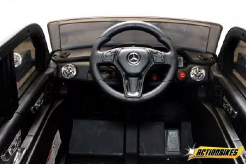 Elektro Kinderauto Mercedes Benz GLK 300 Lizenziert 2 x 35 Watt Elektro Kinderauto Mercedes Benz GLK 300 Lizenziert 2 x 35 Watt